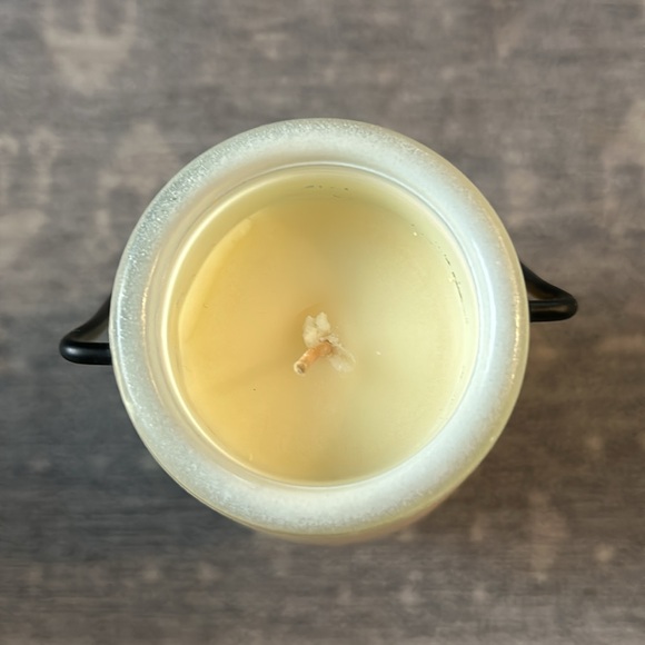 Milkhouse Candle Co. Brown butter pumpkin. 14 oz. Made in USA. Smells wonderful. - Picture 4 of 4